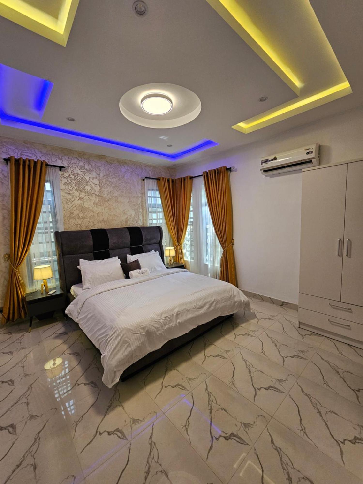 Sapphire Residences By Crystal Magodo Икея Экстерьер фото
